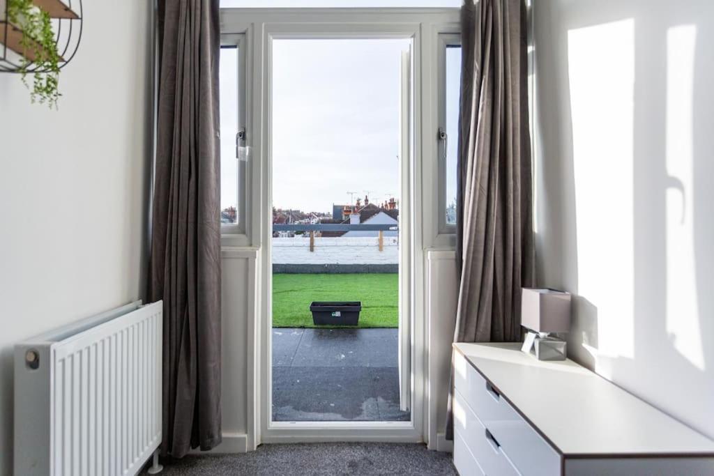 2 Bed Apartment Near The Beach Southend-on-Sea Exterior foto