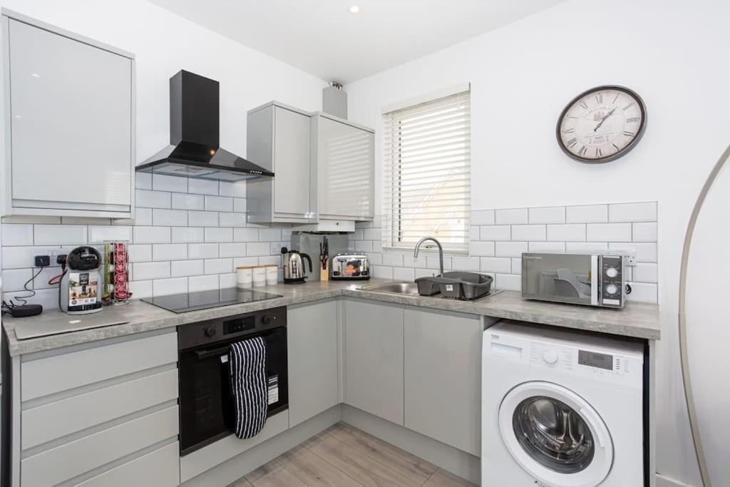 2 Bed Apartment Near The Beach Southend-on-Sea Exterior foto